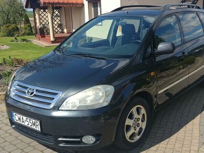 używany Toyota Avensis Verso 2l D-4D 7 foteli.