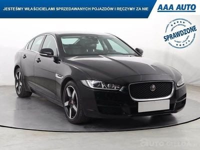 Używany Jaguar XE 2016 Czarny Sedan/Limuzyna