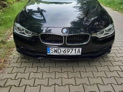 Używany BMW 325 2017 Czarny Kombi