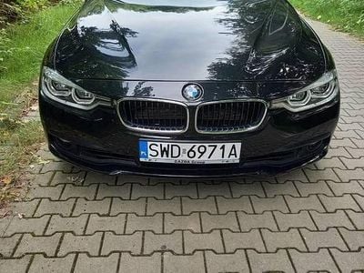 Czarny Używany 2017 BMW 325 Kombi | 53 900 zł