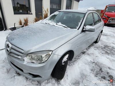 używany Mercedes C180 - uszkodzony