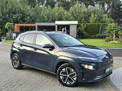 Używany Hyundai Kona Premium 100 kW (136 KM) 2021 Szary SUV