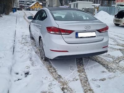 Używany Hyundai Elantra 2017 Srebrny Sedan/Limuzyna