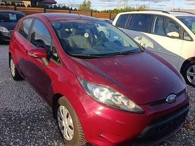 Wiśniowy Używany 2009 Ford Fiesta Hatchback | 13 499 zł (Uczciwa cena)