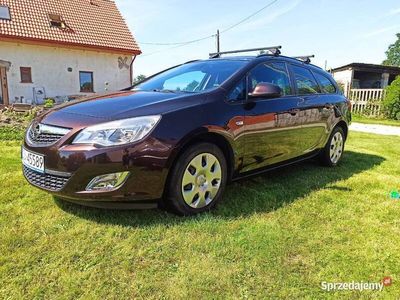 używany Opel Astra 2012, kombi, automat, 1.6 115KM