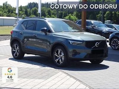 Inny kolor Nowe 2025 Volvo XC40 Plus SUV | 192 900 zł (Uczciwa cena)
