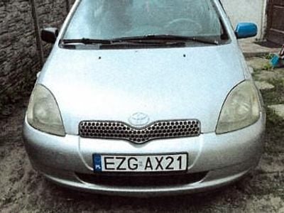 Srebrny Używany 2000 Toyota Yaris | 1400 zł