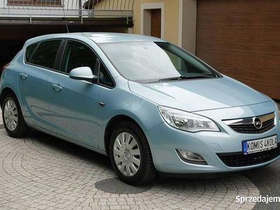 Używany Opel Astra 140 KM (102 kW) 2010 Niebieski Hatchback