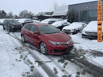 używany Toyota Auris Hybryda Automat Klimatronik Podgrzewanie Tempomat