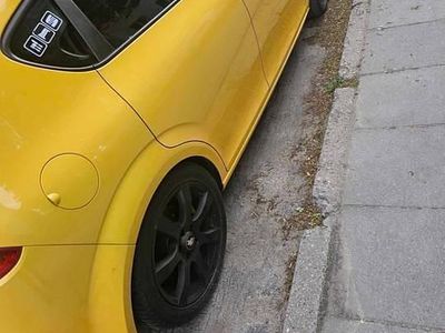 Żółty Używany 2007 Seat Leon Hatchback | 23 000 zł