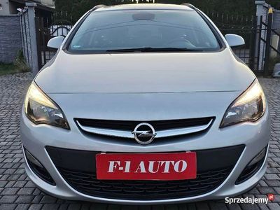 Srebrny Używany 2015 Opel Astra Kombi | 28 999 zł (Dość drogi)