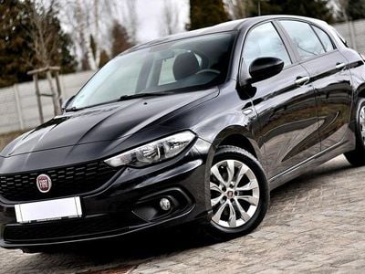 Używany Fiat Tipo 95 KM (69 kW) 2019 Czarny (metalik) Hatchback