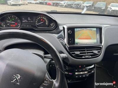 Używany Peugeot 208 2017 Biały Hatchback