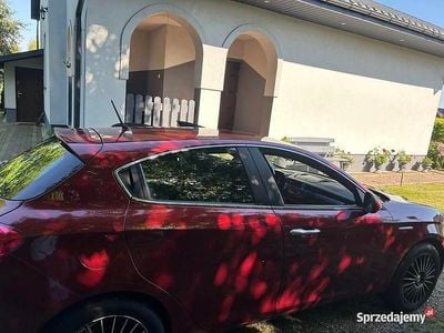 Używany Alfa Romeo Giulietta 170 KM (125 kW) 2010 Bordowy Hatchback