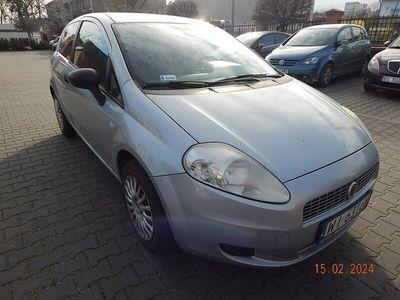 używany Fiat Grande Punto 1.4dm 77KM 2008r. 187 006km