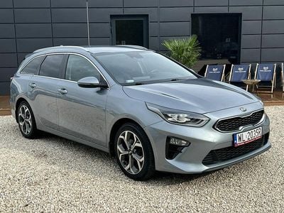 Używany Kia Ceed 140 KM (102 kW) 2020 Srebrny (metalik) Hatchback