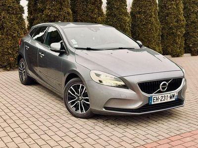 Szary Używany 2016 Volvo V40 Sedan/Limuzyna | 39 900 zł (Uczciwa cena)
