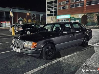 Używany 1993 Mercedes E280 | 23 500 zł