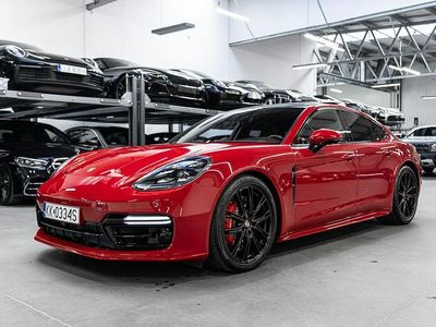 Używany Porsche Panamera 550 KM (404 kW) 2019 Czerwony Sedan/Limuzyna