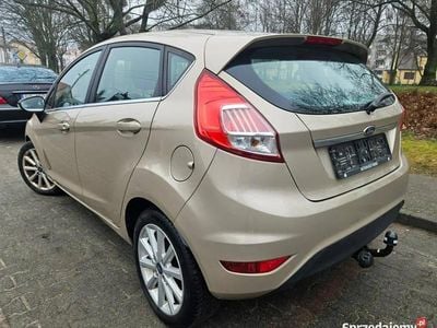 Beżowy (metalik) Używany 2016 Ford Fiesta Titanium Hatchback | 21 990 zł (Dobra cena)