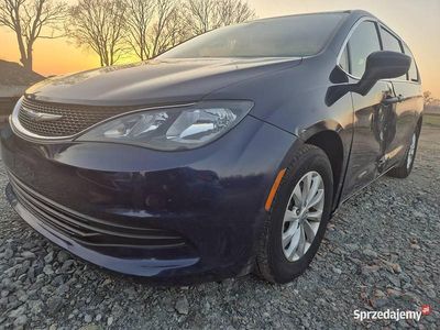 Używany 2017 Chrysler Pacifica | 37 200 zł