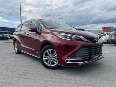 Bordowy Używany 2021 Toyota Sienna Platinum Minivan | 294 800 zł