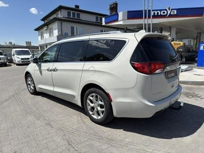 Szary (metalik, perła) Używany 2019 Chrysler Pacifica SUV | 129 500 zł