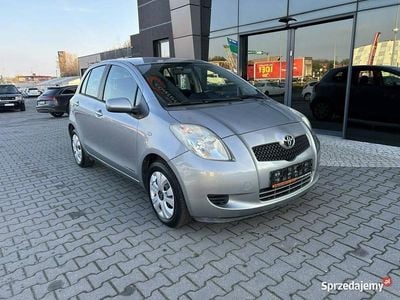 Szary (metalik) Używany 2007 Toyota Yaris Hatchback | 13 900 zł (Dość drogi)