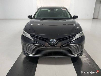 używany Toyota Camry Hybrid XLE