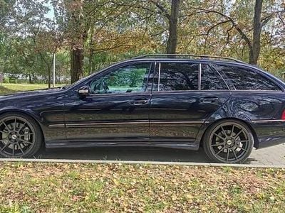 używany Mercedes C32 AMG 