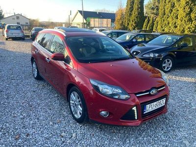Czerwony (metalik) Używany 2013 Ford Focus Kombi | 20 900 zł (Uczciwa cena)