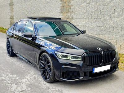 Czarny (metalik) Używany 2019 BMW 740 Shadowline Sedan/Limuzyna | 196 000 zł