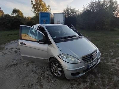 Srebrny Używany 2005 Mercedes 180 Sedan/Limuzyna | 6700 zł (Uczciwa cena)