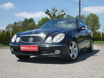 Czarny Używany 2004 Mercedes E220 Avantgarde Sedan/Limuzyna | 21 400 zł