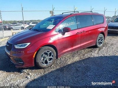 Używany Chrysler Pacifica Touring 291 KM (214 kW) 2021 Czerwony Kombi