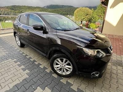 Bordowy Używany 2014 Nissan Qashqai SUV | 31 000 zł (Dość drogi)