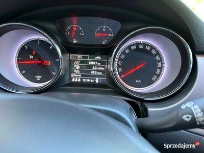 Srebrny Używany 2016 Opel Astra Essentia Sedan/Limuzyna | 39 200 zł (Drogi)