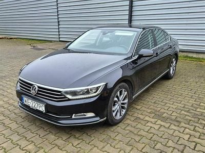 Czarny Używany 2017 VW Passat Highline Sedan/Limuzyna | 59 999 zł (Uczciwa cena)