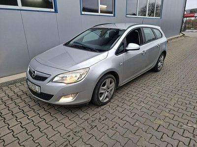 Srebrny Używany 2011 Opel Astra Kombi | 14 990 zł (Drogi)