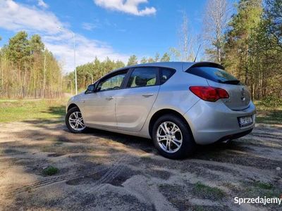 Używany Opel Astra 160 KM (117 kW) 2010