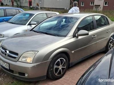 Używany Opel Vectra 122 KM (89 kW) 2004 Srebrny Sedan/Limuzyna