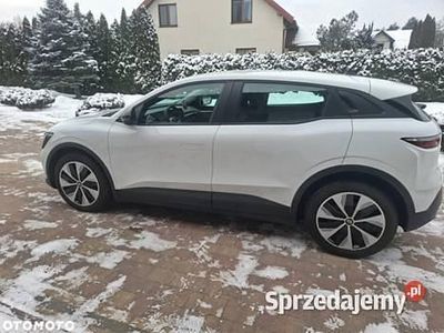 Używany Renault Megane E-Tech 2022 Biały Sedan/Limuzyna