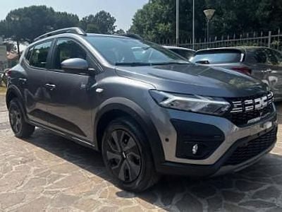 Szary Nowe 2025 Dacia Sandero Expression Hatchback | 78 300 zł (Uczciwa cena)