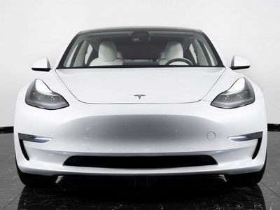 używany Tesla Model 3 534KM 2022r. 25 730km