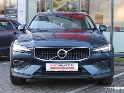 Używany 2022 Volvo V60 CC Kombi | 133 900 zł (Uczciwa cena)