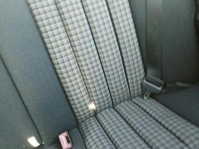 Używany Mercedes E250 1991 Inny kolor Sedan/Limuzyna