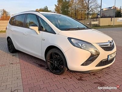 Biały Używany 2014 Opel Zafira Minivan | 23 500 zł (Dobra cena)