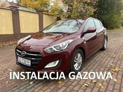 Bordowy Używany 2016 Hyundai i30 Hatchback | 36 900 zł (Uczciwa cena)