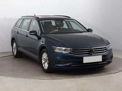 Niebieski Używany 2021 VW Passat Kombi | 62 999 zł (Dobra cena)