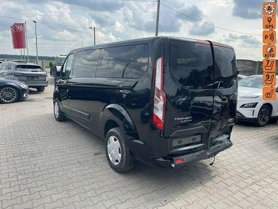 Czarny (metalik, perła) Używany 2020 Ford Transit Custom Trend Minivan | 69 900 zł